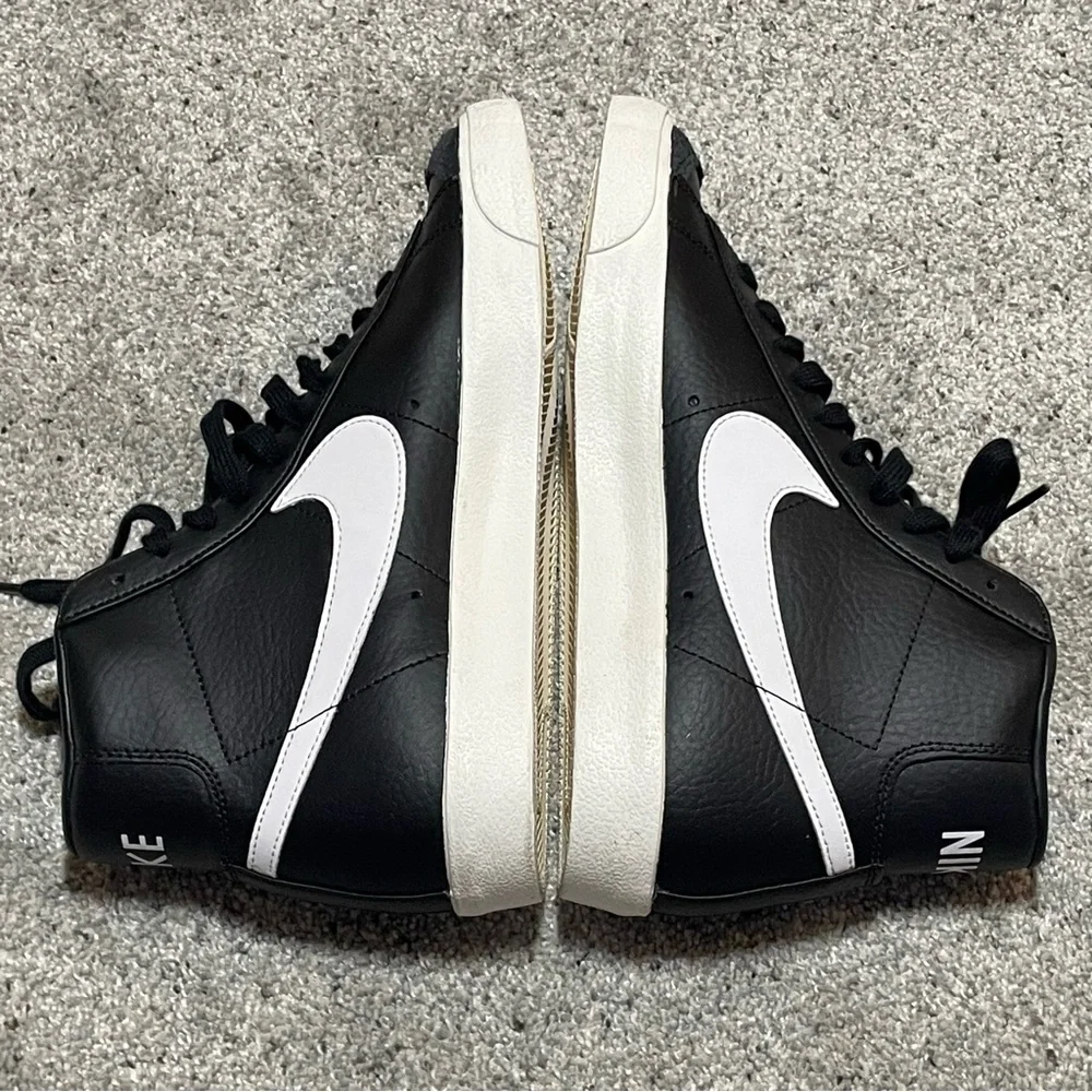LIKE NEW Nike Blazer Mid '77 Vintage Sneaker, Black Sail - Mens US 8.5 WORN ONCE